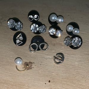 ⭐️9 pairs of studs and 2 ear cuffs⭐️